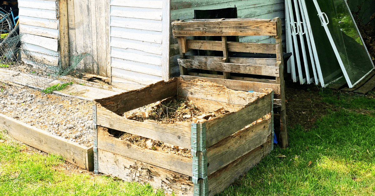 How To Start A Compost Pile (+ Composting Infographic PDF)